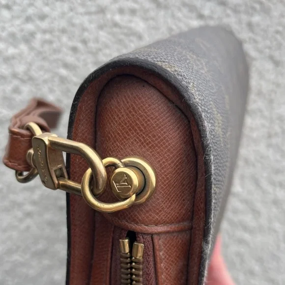 Louis Vuitton Orsay Clutch MUST GO!! MOVING OVERSEAS - Picture 10 of 15